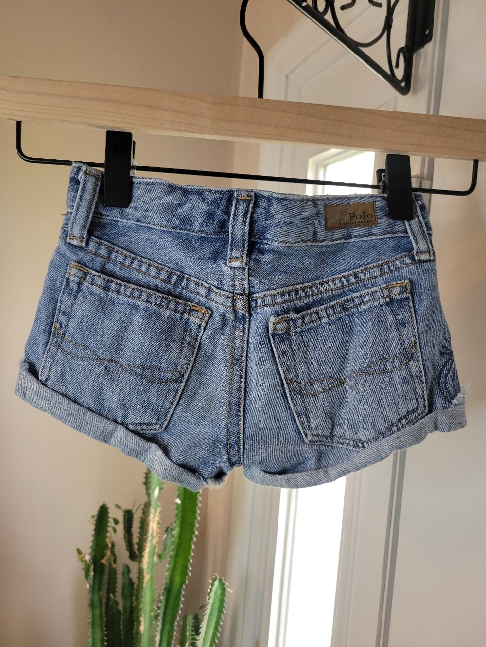 Polo Ralph Lauren Light Wash Rolled Cuff Flower Embroidered Jean Shorts, Size 5 - Picture 4 of 7